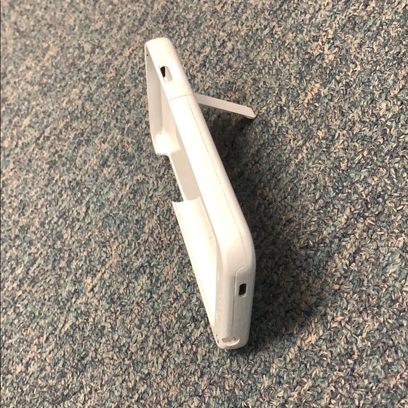 Charging case - Picture 3 of 6